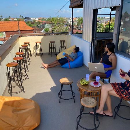 Amigos Guesthouse & Hostel Canggu Exterior foto